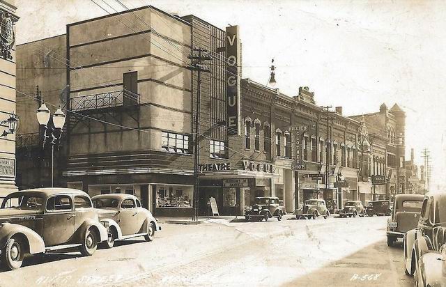 Vogue Theatre - 1940S From Paul (newer photo)